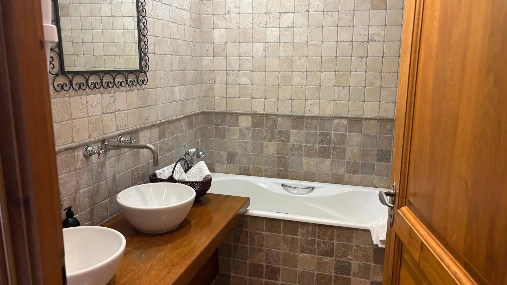 ***  Manoir Des Douets Fleuris Hotel Cancale France