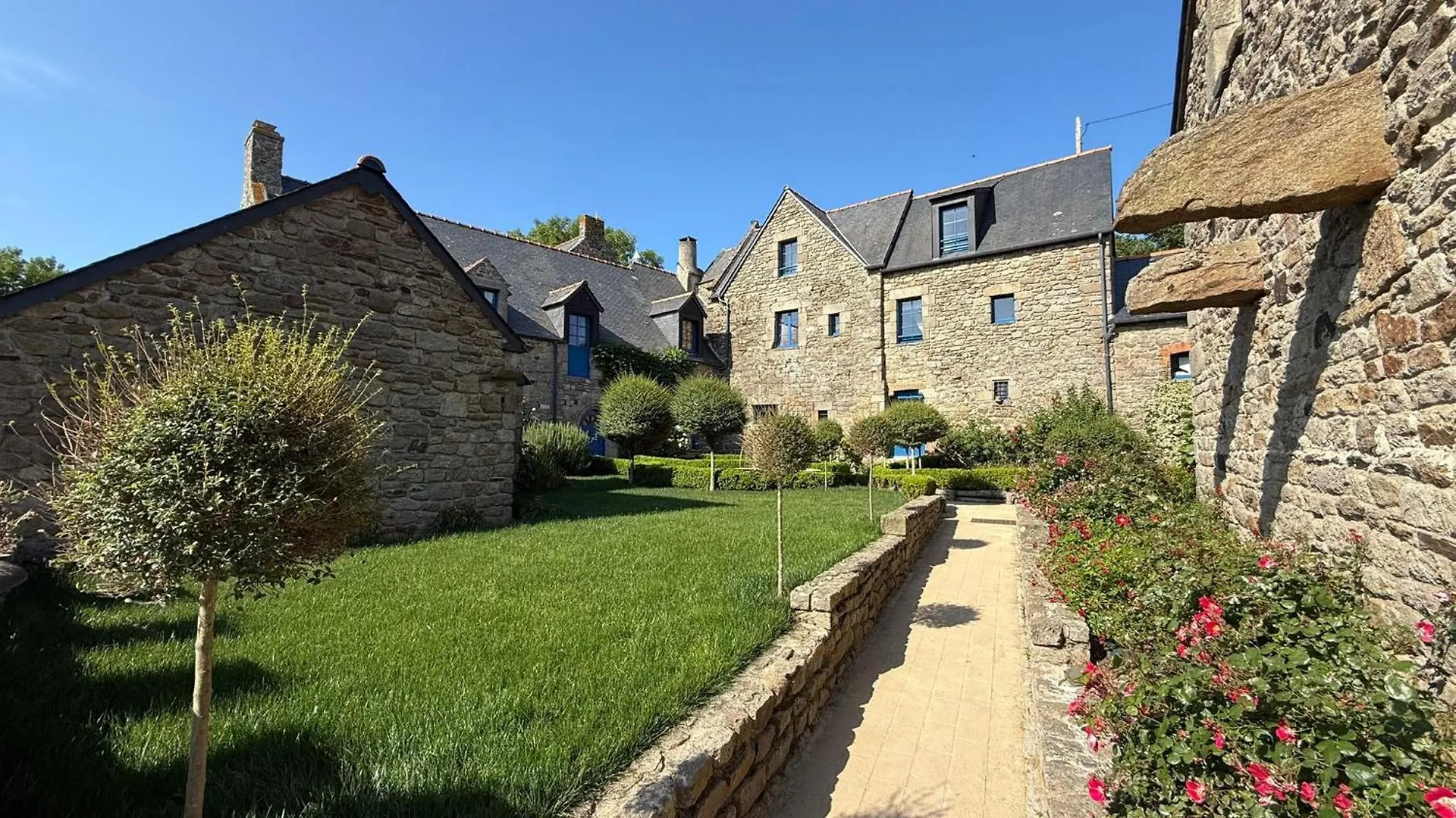 فندق Manoir Des Douets Fleuris كُنْكال